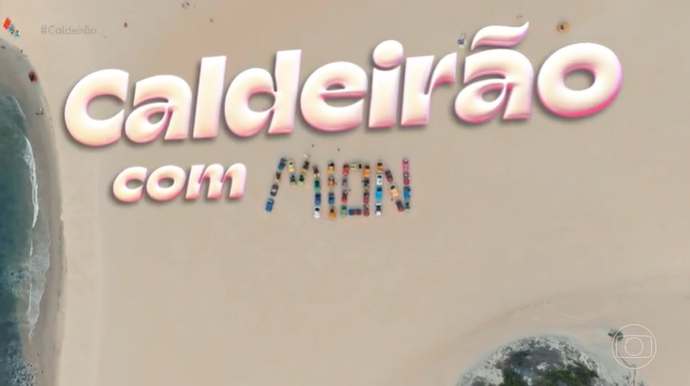 Bugueiros fazem homenagem ao apresentador Marcos Mion nas dunas de Genipabu.