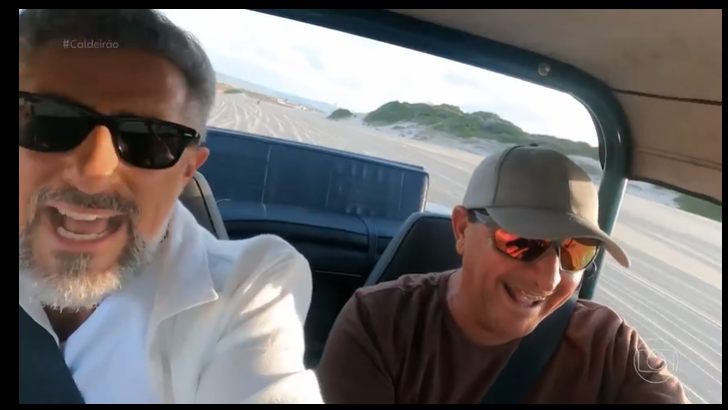 Mion fazendo passeio de buggy em Genipabu.